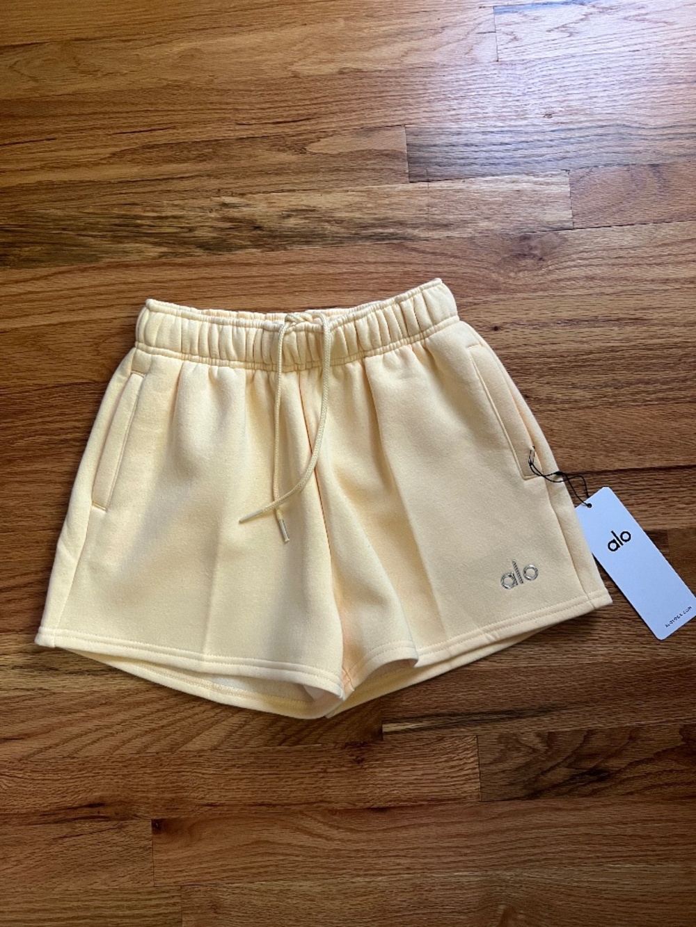 Alo Yoga Accolade CandleLight lounge shorts w/ties/lpockets/M/XS *DUPLICATE*/NWT